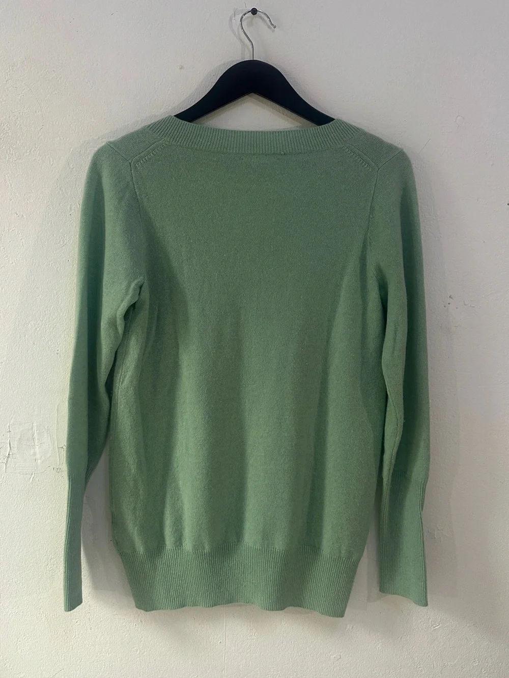 J.Crew 100% Cashmere Sweater Women’s Small Green V Neck Long Sleeve Pullover